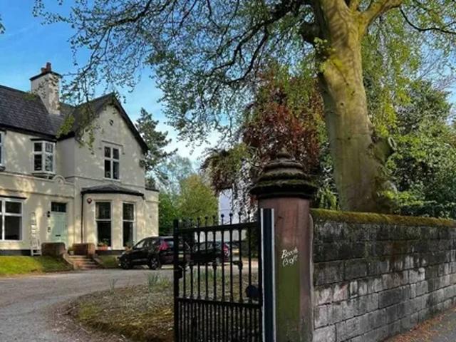 Apartment for rent in Calderstones