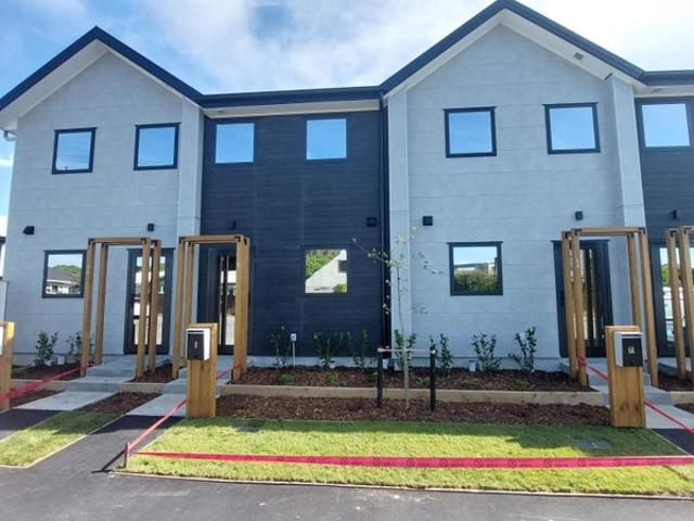 House for rent in Chaslands, Canterbury
