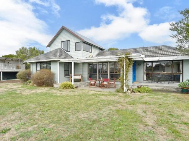 House for rent in Chaslands, Canterbury