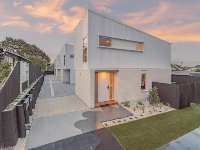 House for rent in Chaslands, Canterbury