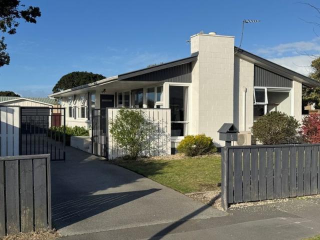 House for rent in Chaslands, Canterbury