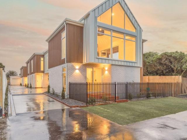 House for rent in Chaslands, Canterbury