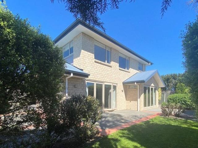 House for rent in Chaslands, Canterbury