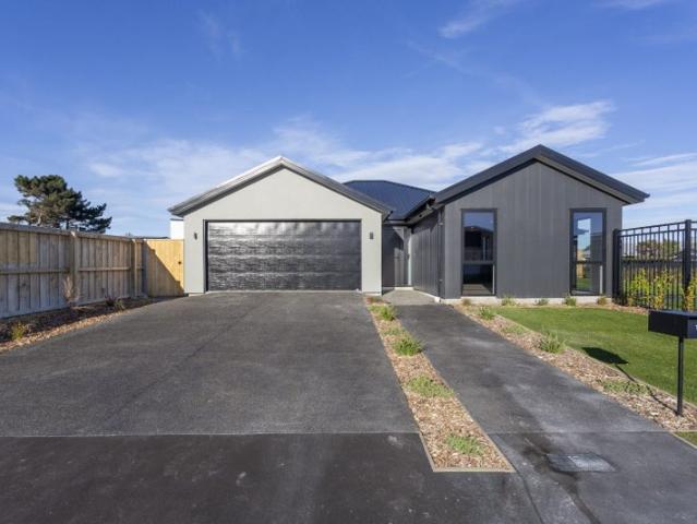 House for rent in Chaslands, Canterbury