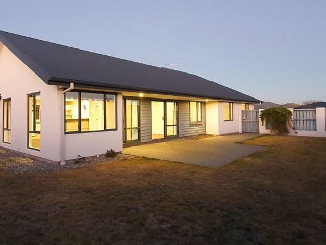 House for rent in Chaslands, Canterbury