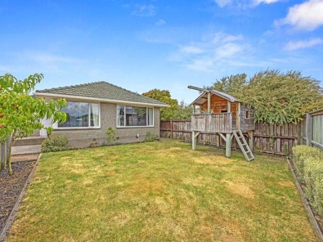 House for rent in Chaslands, Canterbury