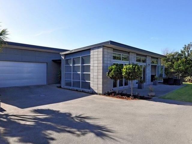 House for rent in Chaslands, Canterbury