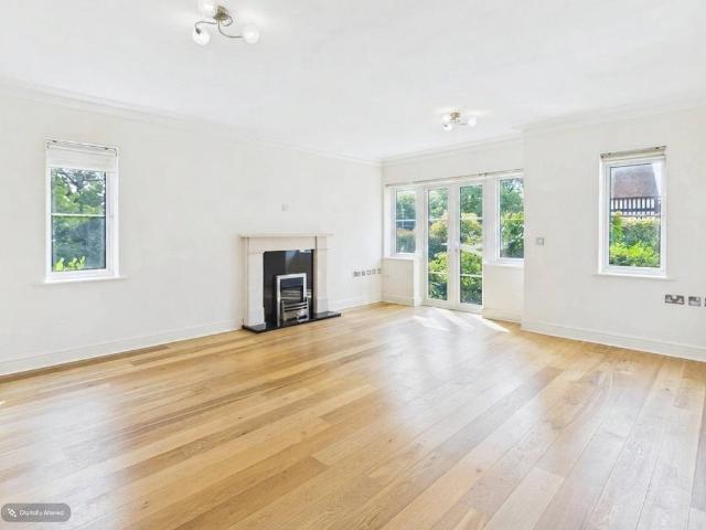 Apartment for rent in Chalfont St. Peter, Denham