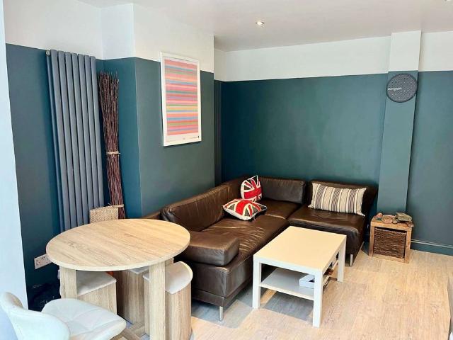 Room for rent in London Borough of Merton, Greater London