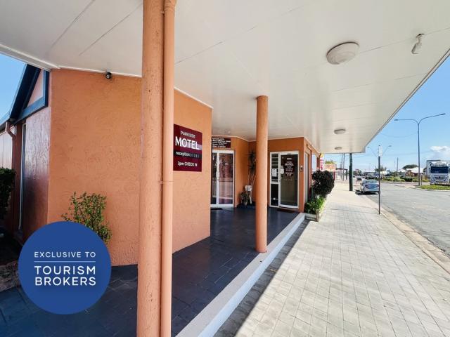 Townhouse for sale in Ayr CBD, Ayr