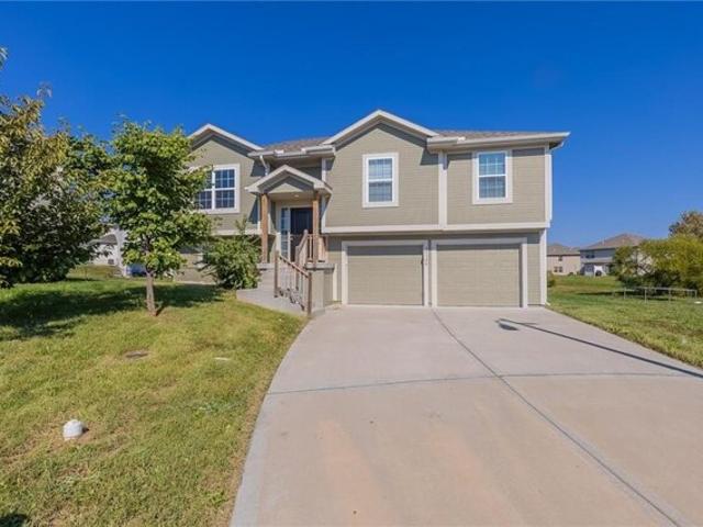 House for sale in Peculiar, Missouri