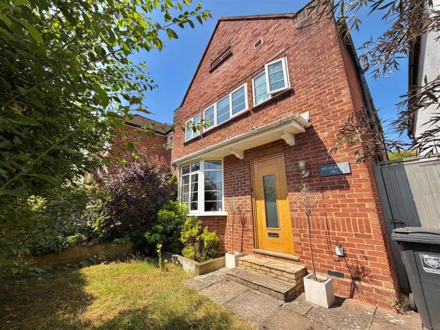 House for rent in Ashlyns Estate, Pouchen End