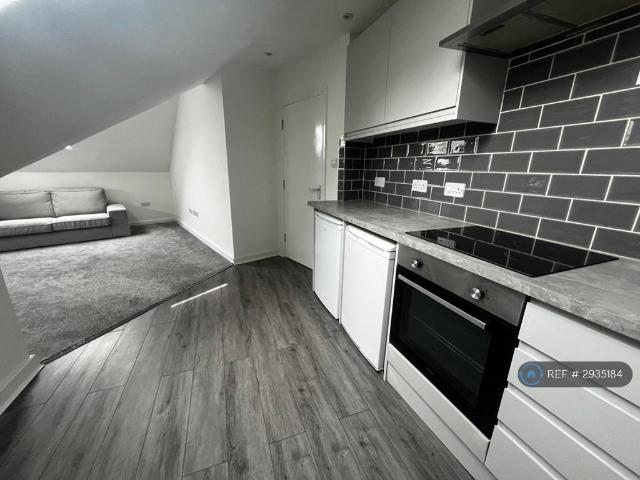 Apartment for rent in Falcon Lodge, Wales