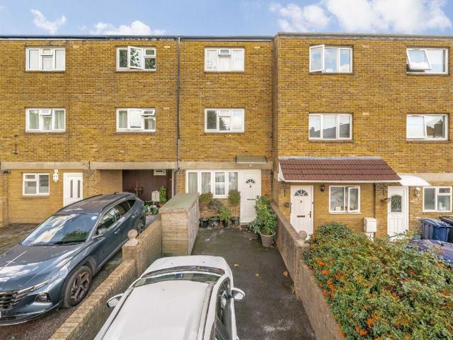 Apartment for rent in London Borough of Ealing, Greater London