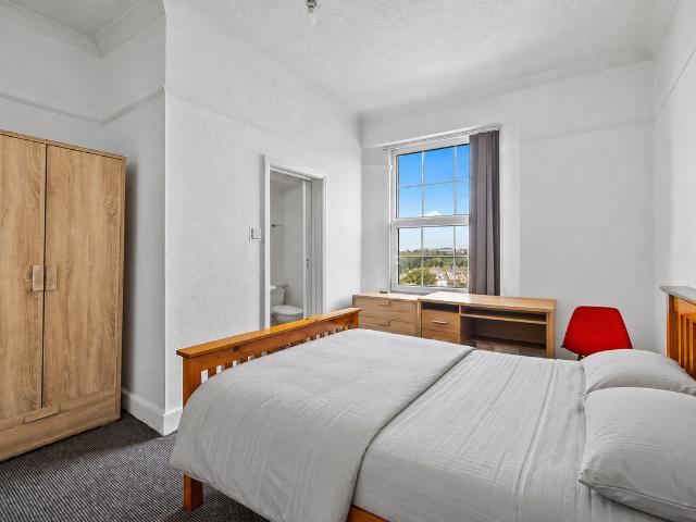 Room for rent in Greenbank, Mount Wise