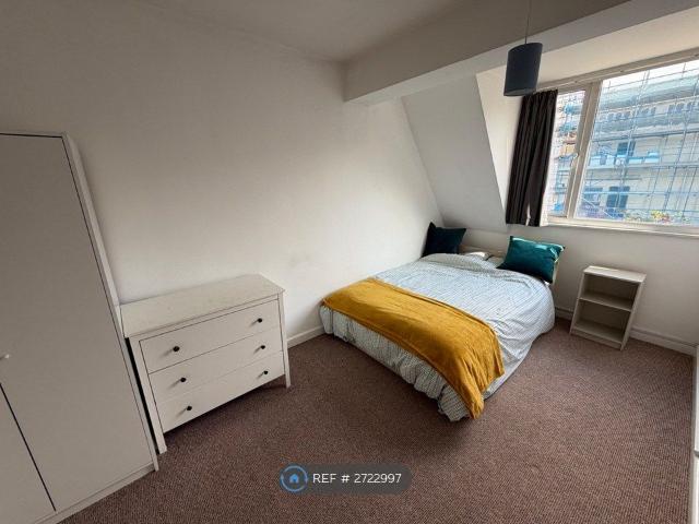 Room for rent in Pennycomequick, Mount Wise