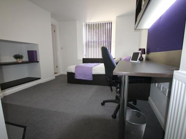 Studio for rent in Greenbank, Mount Wise