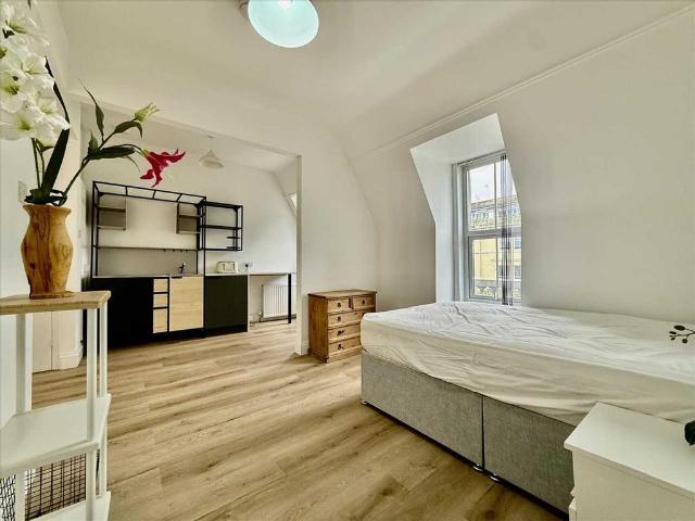 Apartment for rent in Pennycomequick, Plymouth