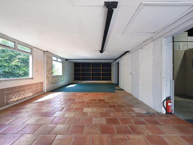 Apartment for rent in Sandown Park, Kent