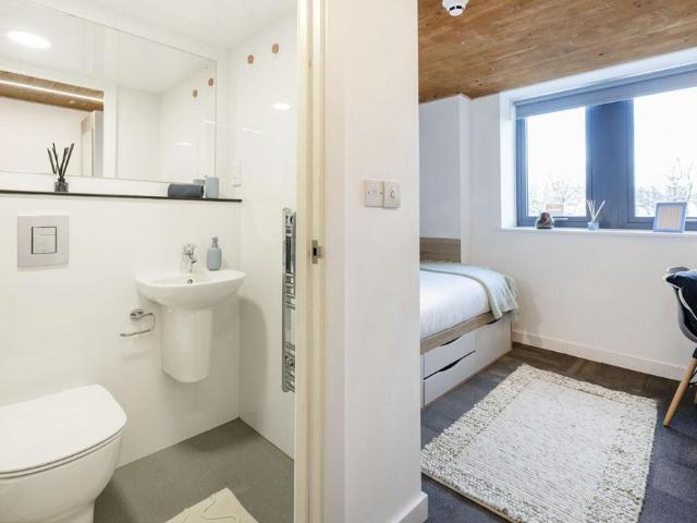 Apartment for rent in Moorlands, Bare