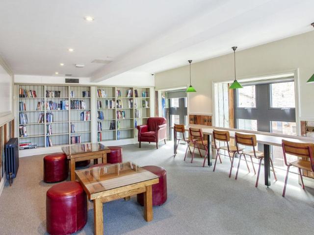 Studio for rent in Moorlands, Bare