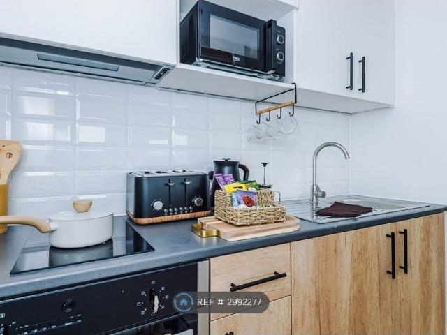 Studio for rent in Deepdale, Higher Bartle