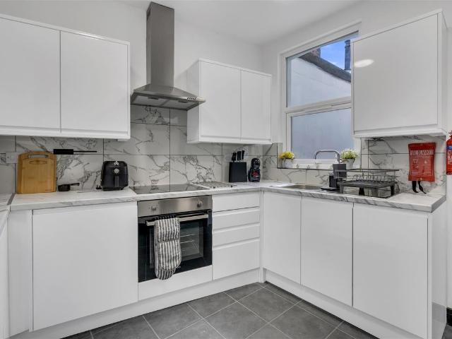 Room for rent in London Borough of Ealing, Greenford