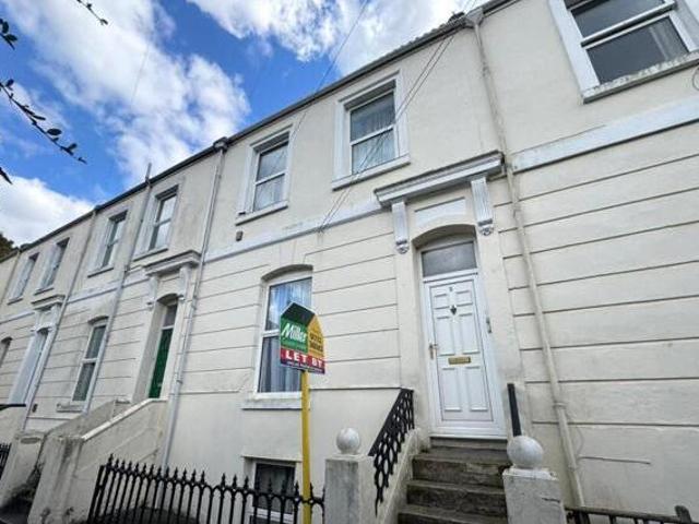 House for sale in Follaton, Strode