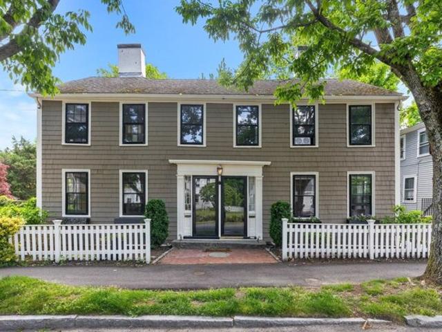 House for sale in Hingham Center, Hingham
