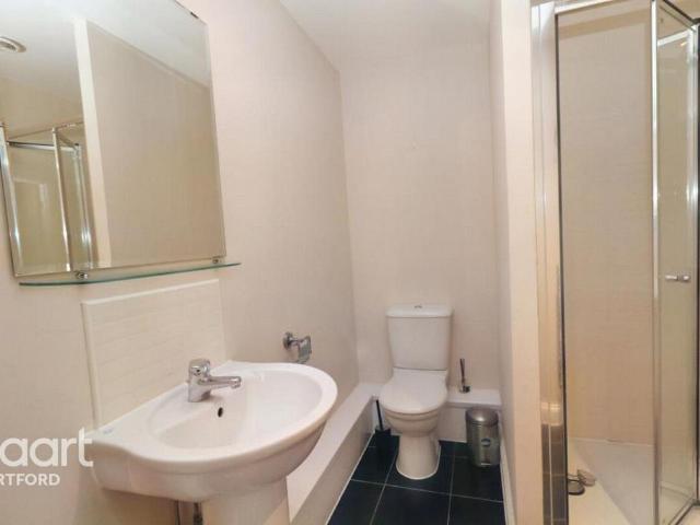 Apartment for rent in Swanscombe and Greenhithe, Monks Orchard