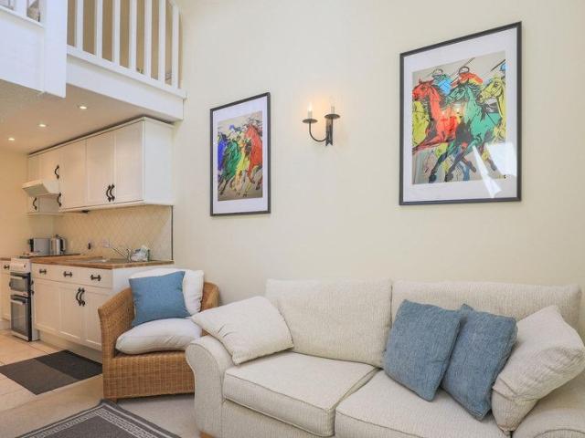 House for rent in Cranbourne, Winkfield