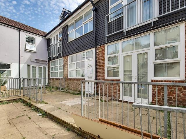 Studio for rent in Worthing, West Sussex
