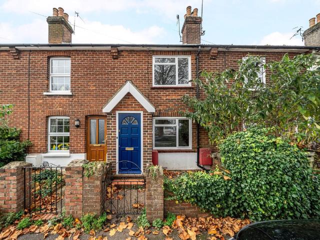 Apartment for rent in Fole, Surrey