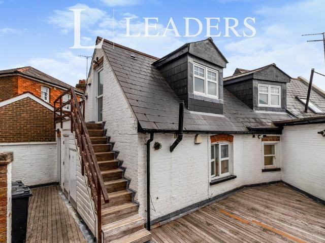 Apartment for rent in Leatherhead, Mole Valley