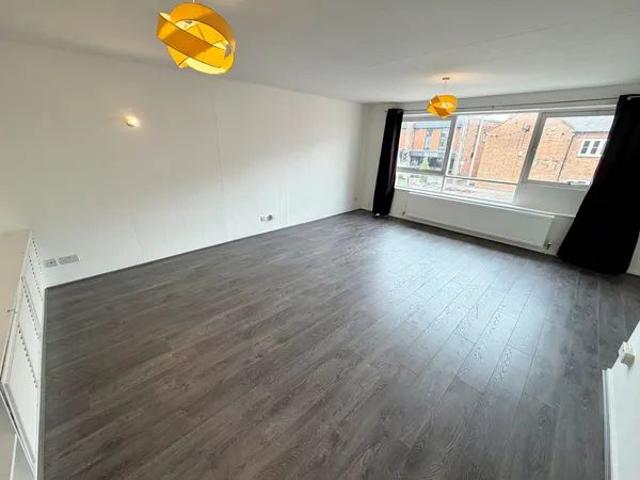 Apartment for rent in Elmfield, Leicestershire