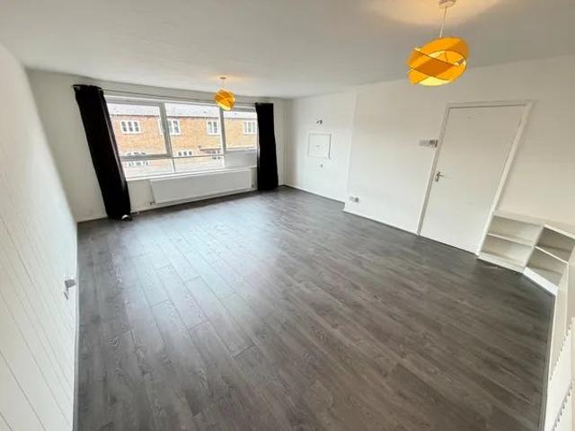 Apartment for rent in Elmfield, Leicestershire
