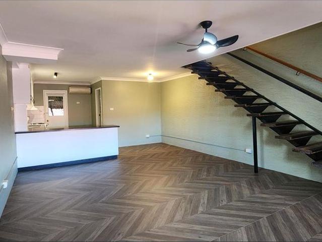 Townhouse for rent in Piallamore, New South Wales