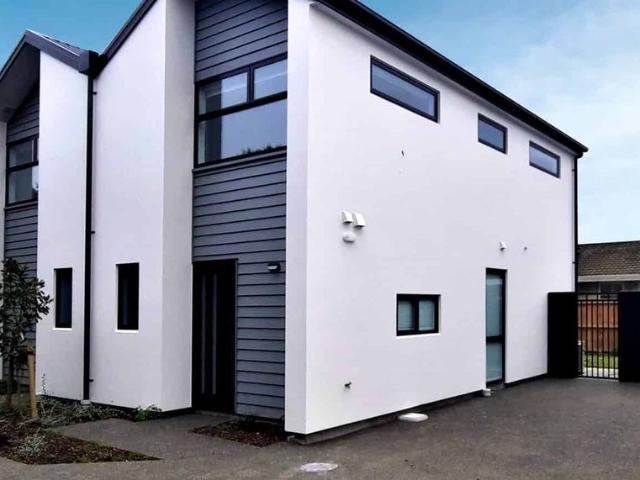 Townhouse for rent in Heathcote, Canterbury