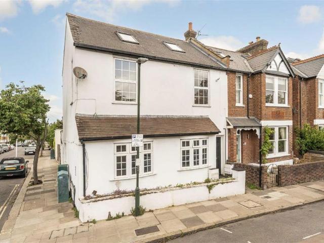 House for rent in East Sheen, Greater London