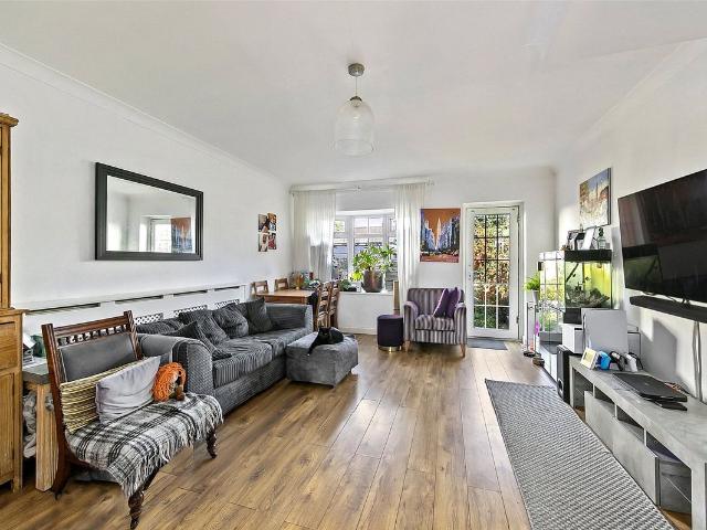 House for rent in Mortlake, Greater London