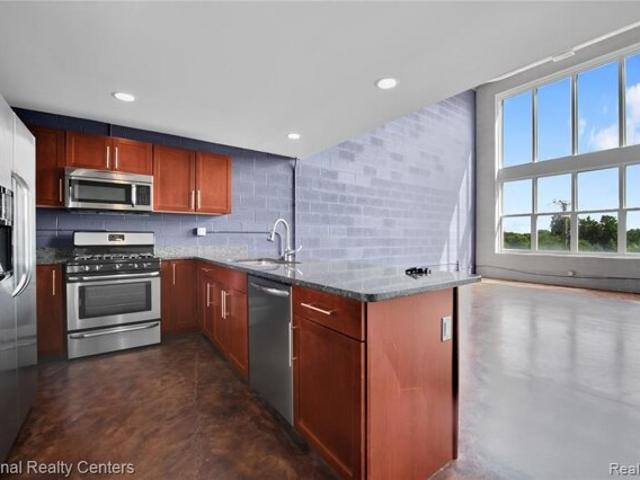 Condo for sale in Mount Clemens