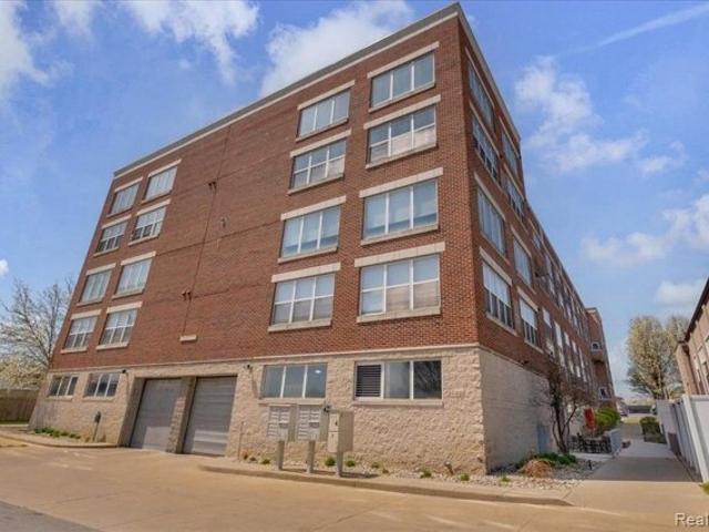 Condo for sale in Mount Clemens