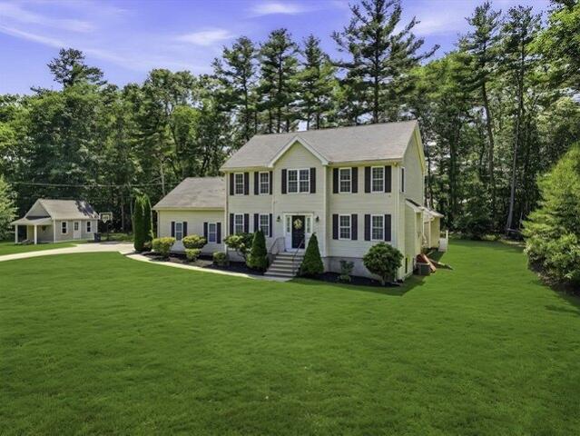 House for sale in Mendon, Massachusetts