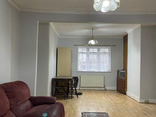 House for rent in Gants Hill, Greater London