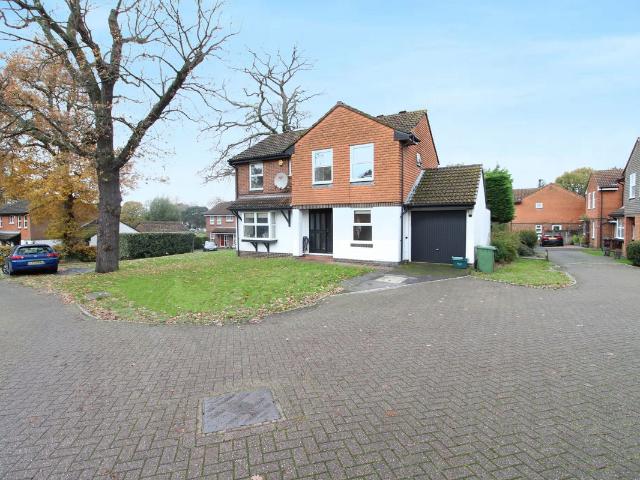 House for rent in Stoneleigh, Ewell