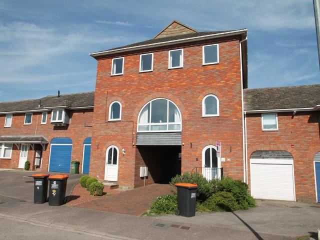 House for rent in Eaton Bray, Bedfordshire