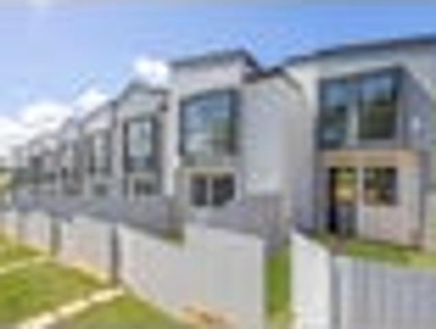 Townhouse for rent in Northcote, Kaipātiki