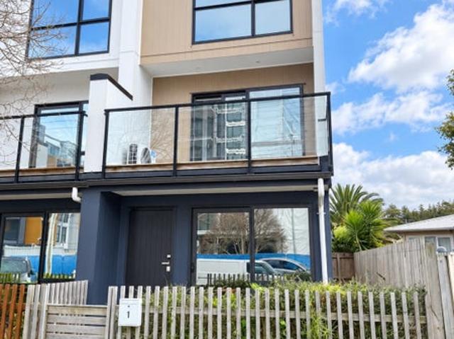 House for rent in Northcote, Kaipātiki