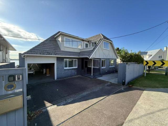 House for rent in Northcote Point, Kaipātiki