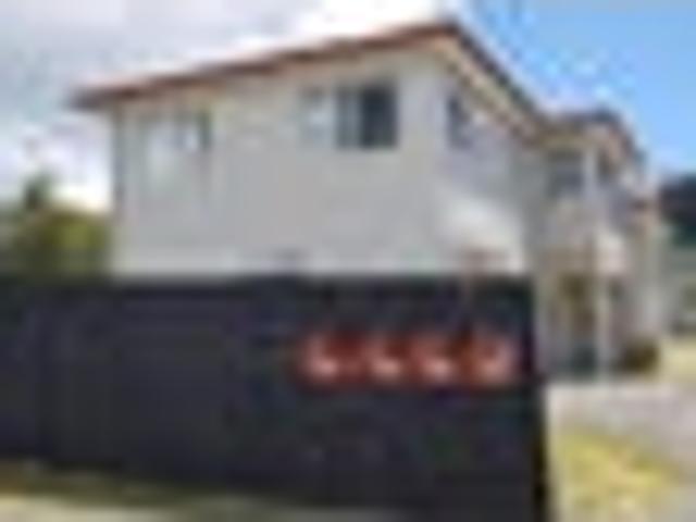 Townhouse for rent in Wairau Valley
